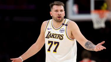 记者：于汉超正在参加B级教练培训班，下赛季将担任申花助教