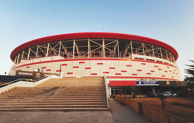 英超战报：恩凯蒂亚破门，格伊绝杀，水晶宫2-1力克富勒姆